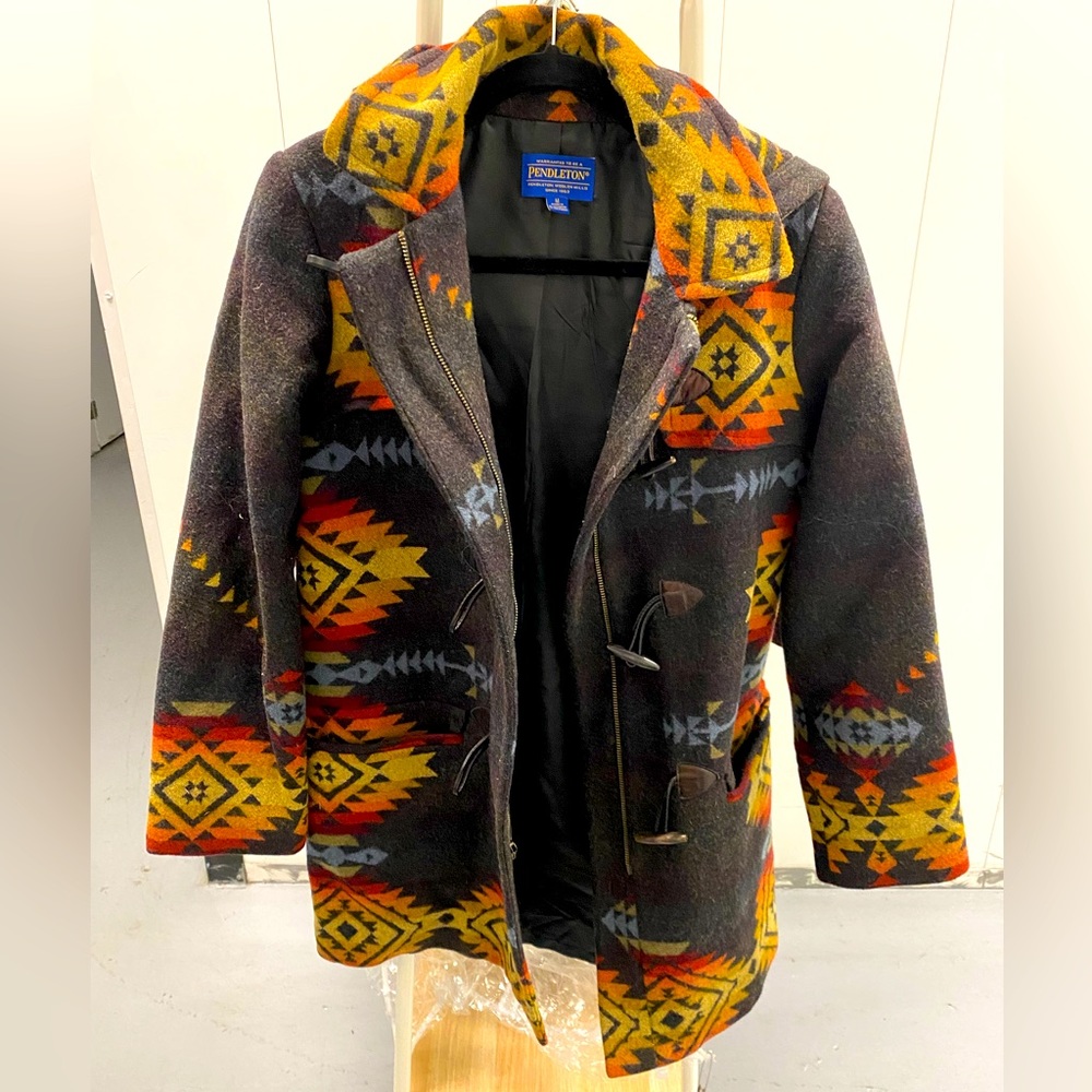 Pendleton grey with yellow and red printed jacket